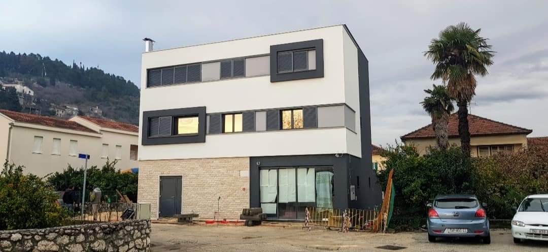 Kuća i poslovni prostor